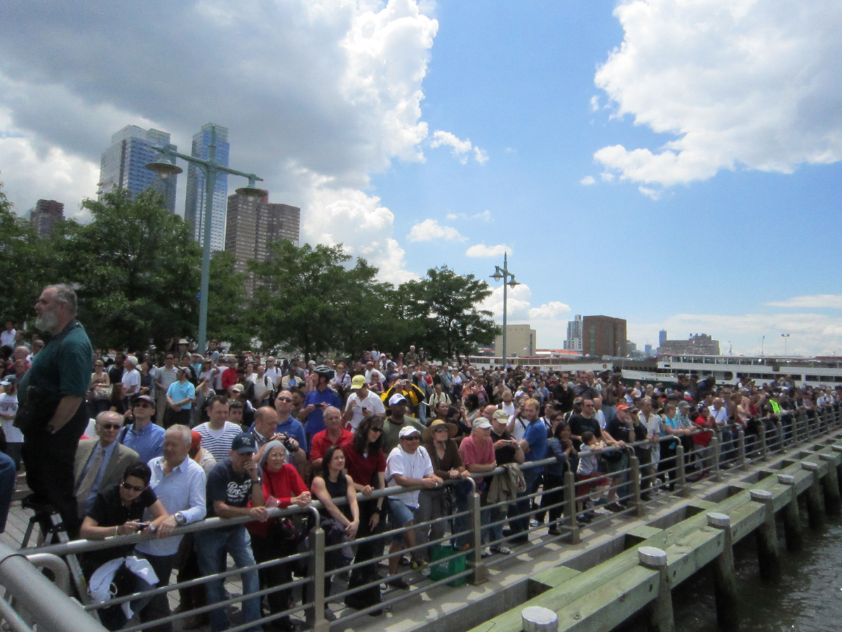 Huge Crowds Welcome Shuttle Enterprise to NYC Museum